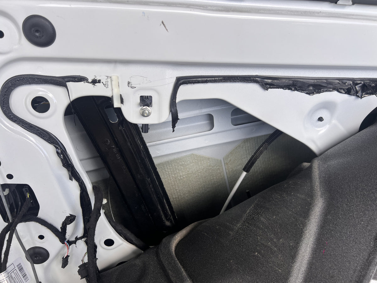 BMW F32 F82 428i 435i 440i M4 Coupe Driver Front Door Left White OEM 2014-2020