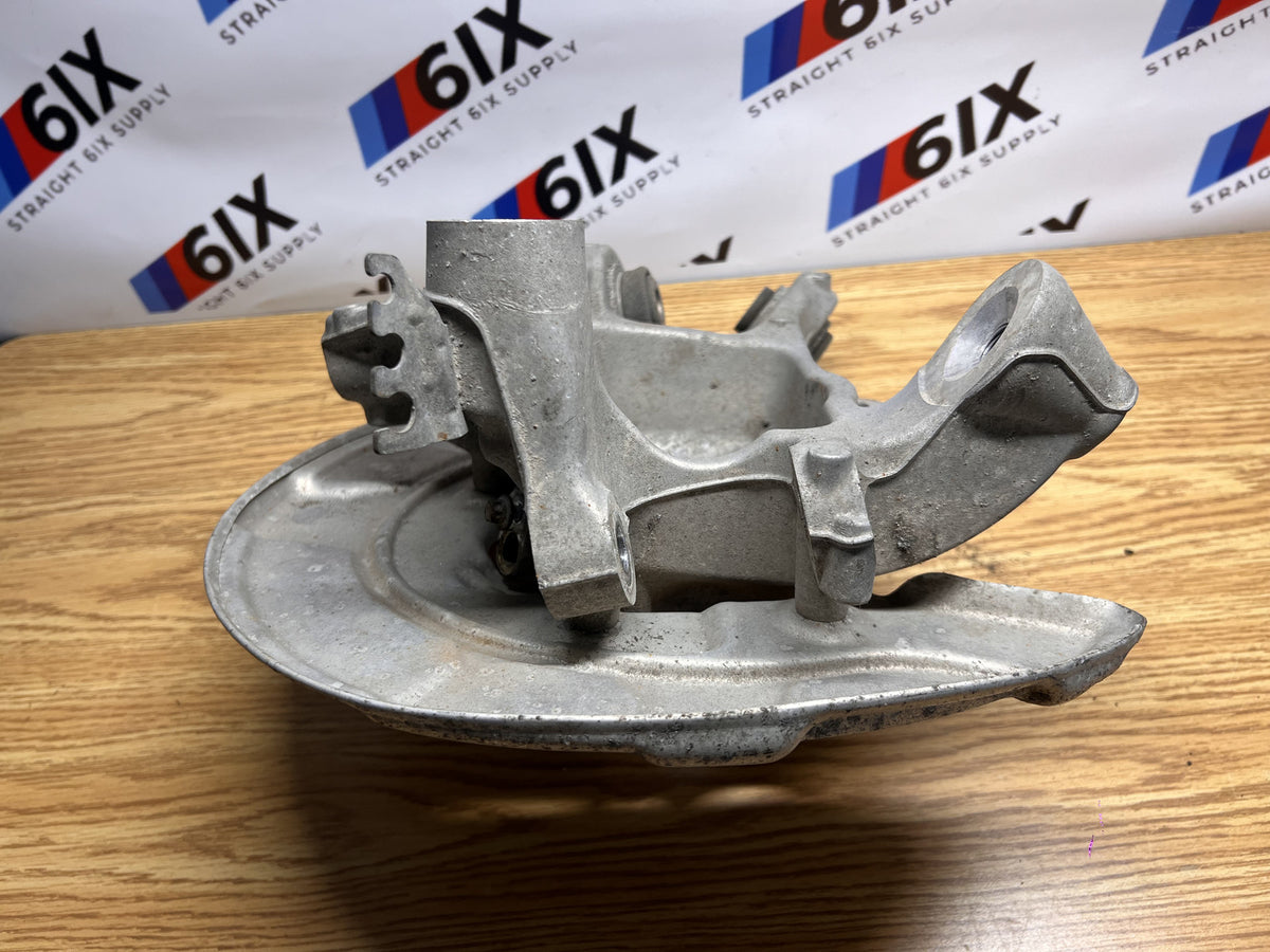 17-23 BMW G30 5-Series 530i 540i Rear Right Passenger Spindle Knuckle Hub OEM