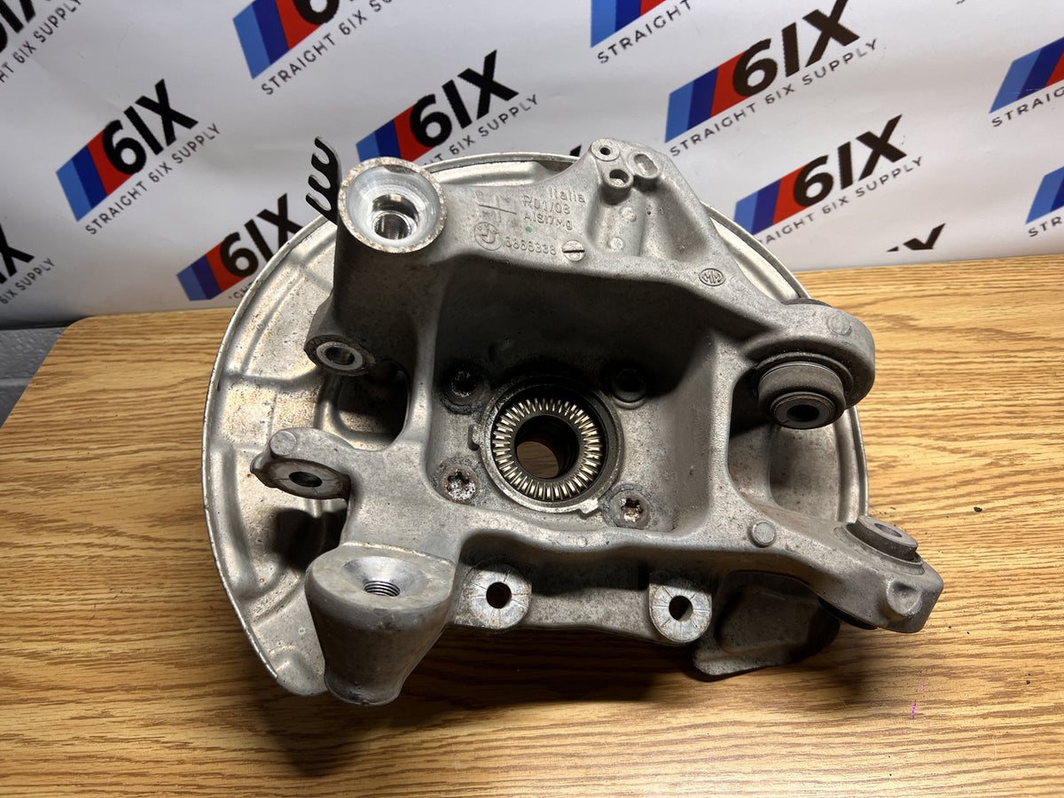 17-23 BMW G30 5-Series 530i 540i Rear Right Passenger Spindle Knuckle Hub OEM