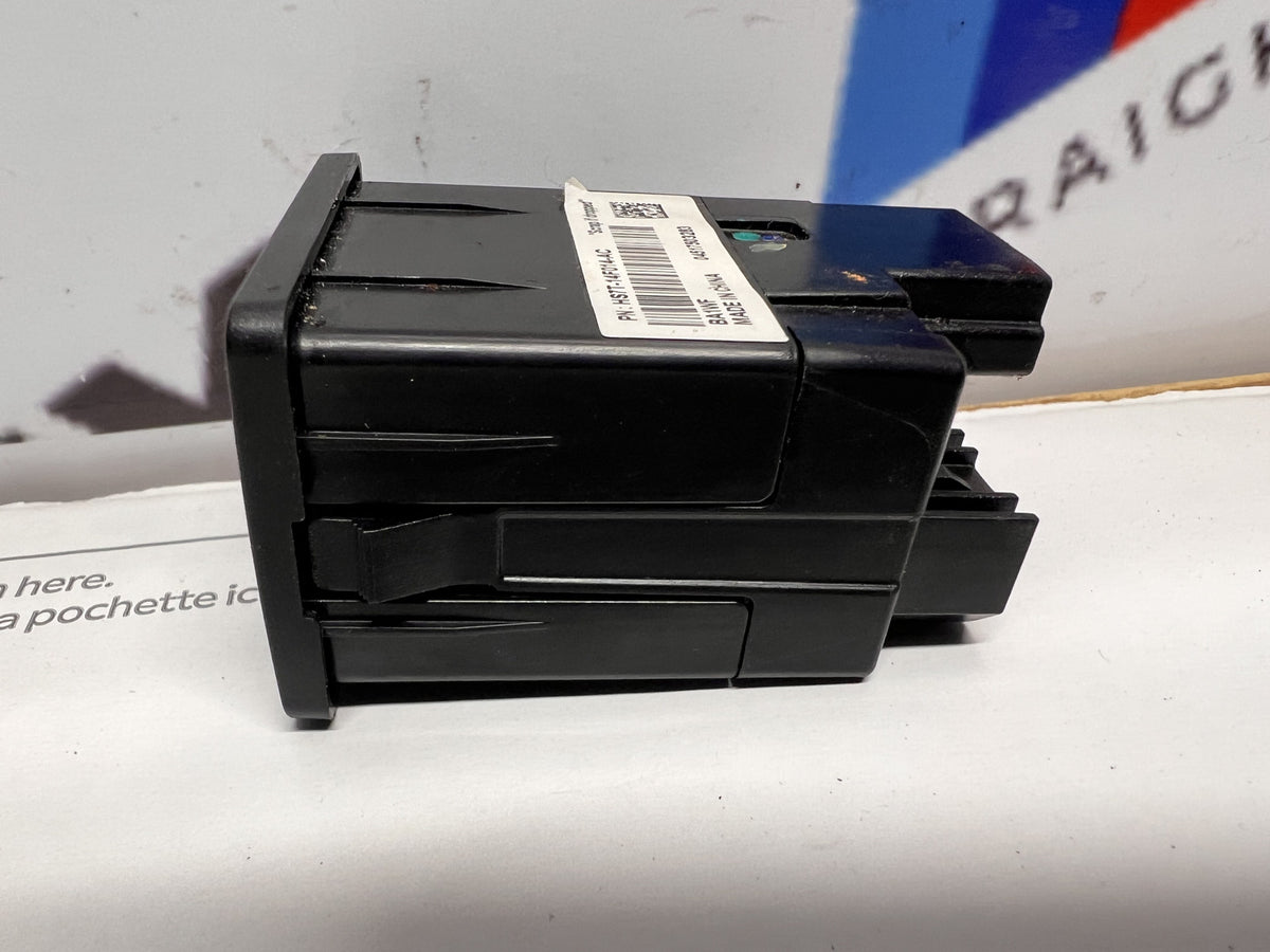Ford USB Port Media Hub CarPlay HS7T-14F014-AC Fusion Escape Focus OEM