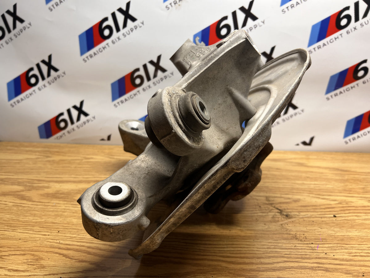 17-23 BMW G30 5-Series 530i 540i Rear Right Passenger Spindle Knuckle Hub OEM