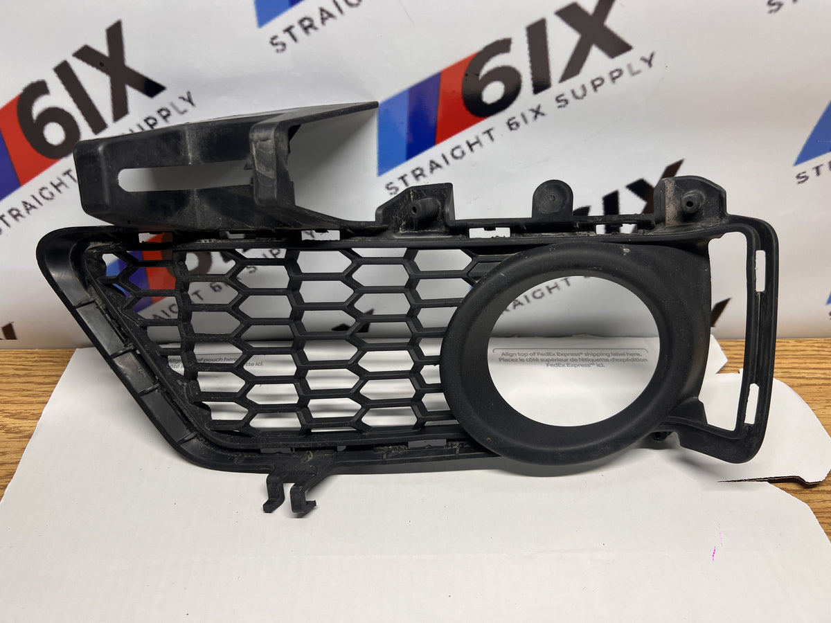 12-18 BMW F30 M Sport Right Passenger Fog Light Bumper Grille Cover OEM 7396858