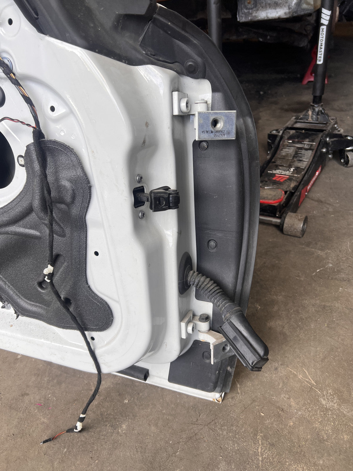 BMW F32 F82 428i 435i 440i M4 Coupe Driver Front Door Left White OEM 2014-2020