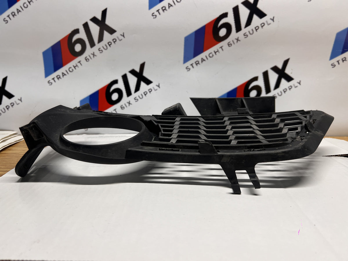 12-18 BMW F30 M Sport Right Passenger Fog Light Bumper Grille Cover OEM 7396858