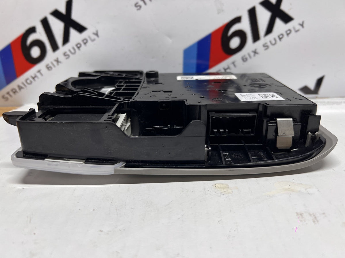12-18 BMW 320i F30 3-Series OEM Front Overhead Console Interior Dome Light